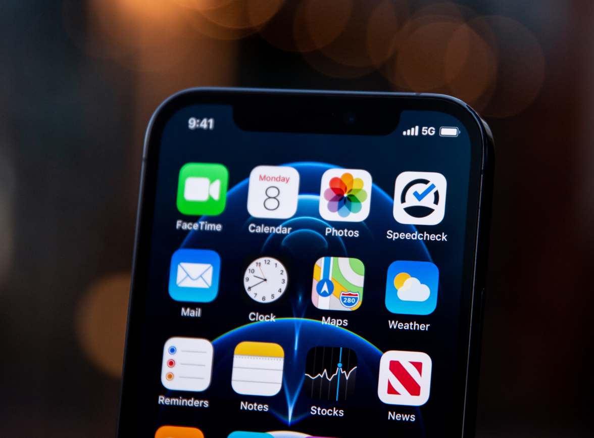 镇雄苹果手机维修分享为什么 iPhone 12 在冬季会自动关机 